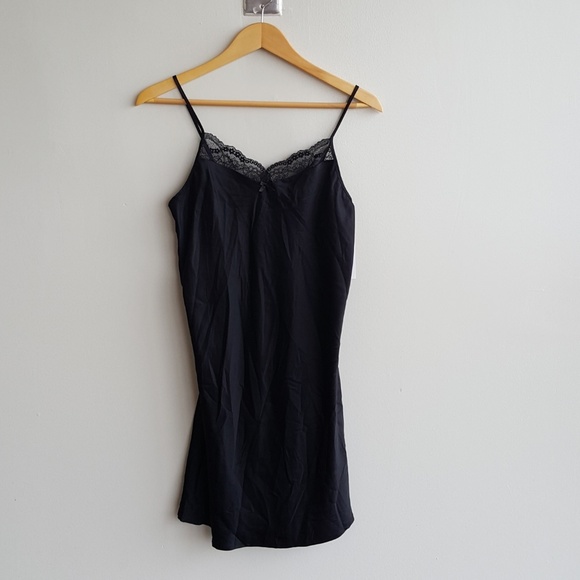 Gilligan & O'Malley Other - Black Chemise with Lace Trim